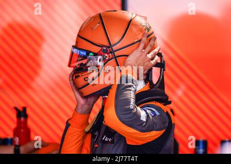 Miami Gardens, Florida, Stati Uniti. 06th maggio 2022. NORRIS Lando (gbr), McLaren F1 Team MCL36, ritratto durante la Formula 1 Crypto.com Miami Grand Prix 2022, 5th round del FIA Formula uno World Championship 2022, sull'autodromo Internazionale di Miami, dal 6 al 8 maggio 2022 a Miami Gardens, Florida, Stati Uniti d'America - Foto Xavi Bonilla/DPPI Credit: DPPI Media/Alamy Live News Foto Stock