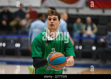 Mario Hezonja (No.11) dell'UNICS in azione durante la prima partita di 1/2 finali della partita di pallacanestro della VTB United League tra Zenit e UNICS alla Sibur Arena. Punteggio finale; Zenit San Pietroburgo 65:74 UNICS Kazan. Foto Stock