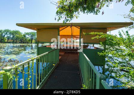 Bird Hide che domina Marlgu Billabong, Wyndham, Kimberley, Australia Occidentale, WA, Australia Foto Stock