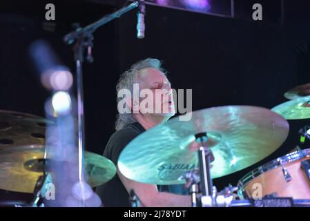 Dave Weckl durante il concerto di Dave Weckl â&#X80;&#X93; Tom Kennedy Project al Crossroads Live Club di Roma, ItalyMaggio 06, 2022 Foto Stock