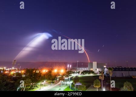 Lancio satellite Starlink di SpaceX visto da UCF Foto Stock