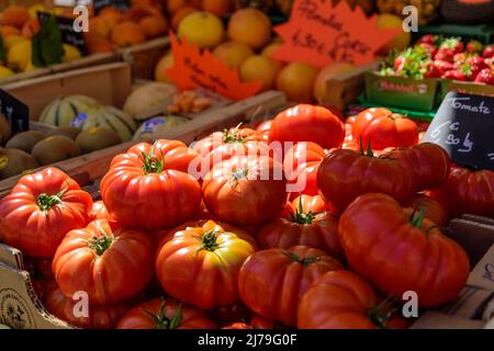 Nizza, Altstadt, Vieux Ville, Cours Saleya, Markt // Nizza, Centro storico, Vieux Ville, Cours Saleya, mercato Foto Stock