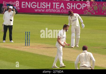 Londra, Regno Unito. 7 maggio 2022. Londra, Regno Unito. Gus Atkinson di Surrey festeggia dopo aver ricevuto il cazzo di Emilio Gay mentre Surrey prende il Northamptonshire nel campionato della contea al Kia Oval, giorno tre David Rowe/Alamy Live News Foto Stock