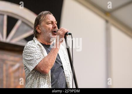 Southside Johnny (John Lyon) e gli Asbury Jukes durante il New Orleans Jazz & Heritage Festival il 6 maggio 2022, all'ippodromo di Fair Grounds a New Orleans, Louisiana (foto di Daniel DeSlover/Sipa USA) Foto Stock