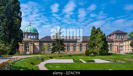 La giovane galleria d'arte nel giardino botanico accanto al palazzo. Karlsruhe, Baden Wuerttemberg, Germania, Europa Foto Stock