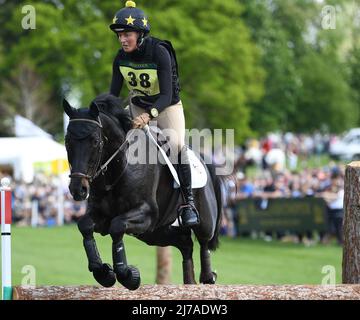 7th maggio 2022, Badminton Estate, Gloucestershire, Inghilterra; Mars Equestrian Badminton Horse Trials, giorno 4; Helen Wilson che guida IL MIO ERNIE durante la prova di fondo il giorno quattro delle prove di Badminton Horse 2022 Foto Stock