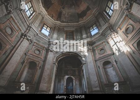 Vista della chiesa abbandonata della Madonna delle Vigne. Trino Vercellese, distretto di Vercelli, Piemonte, Italia. Foto Stock