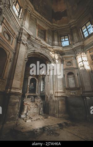 Vista della chiesa abbandonata della Madonna delle Vigne. Trino Vercellese, distretto di Vercelli, Piemonte, Italia. Foto Stock