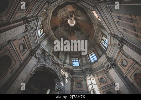 Vista della chiesa abbandonata della Madonna delle Vigne. Trino Vercellese, distretto di Vercelli, Piemonte, Italia. Foto Stock