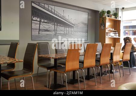 Interno di una caffetteria a Skegness, Regno Unito Foto Stock