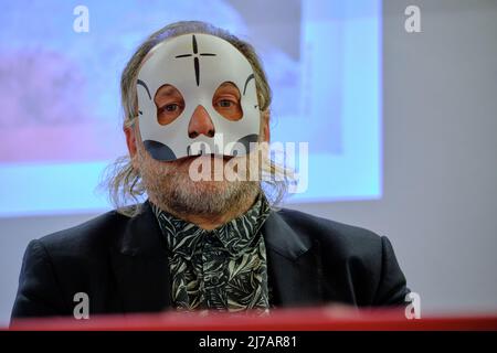 Modena, Italia. 07th maggio 2022. Modena, Italia. 07th maggio 2022. Discorso su Pier Paolo Pasolini di Davide Toffolo e Gian Mario Villa, Modena 7 maggio 2022. Credit: Fadege/Alamy Live News Credit: Fadege/Alamy Live News Foto Stock