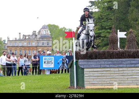 BADMINTON, UK, MAGGIO 7th Tom Jackson guida Capels Hollow Drift durante l'evento Cross Country al Badminton Horse Trials, Badminton House, Badminton Sabato 7th maggio 2022. (Credit: Jon Bromley | MI News) Foto Stock