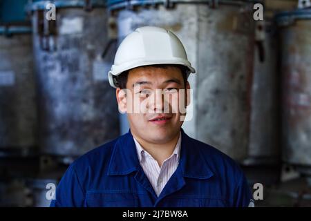 Ust'-Kamenogorsk, Kazakistan - 31 maggio 2012: Ritratto di giovani Foto Stock