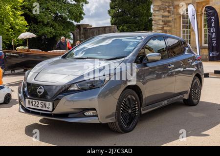 Nissan Leaf - 100% auto elettrica di famiglia in mostra all'evento EV Live che si tiene al Blenheim Palace il 7th maggio 2022 Foto Stock