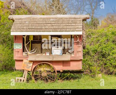 Farm Stand con uova fresche in vendita a Silver Beach, Shelter Island, NY Foto Stock