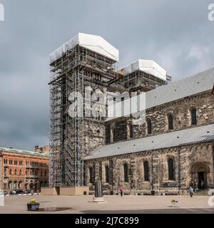 Ponteggio alla Cattedrale di Lund e alle sue torri, Lund, Svezia, 7 maggio 2022 Foto Stock