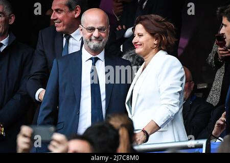 Jean-Michel Blanquer, Ministro francese dell'istruzione, della gioventù e dello sport, e il Ministro francese Roxana Maracineanu durante la Coppa di Francia, partita finale di calcio tra OGC Nizza e il FC Nantes il 7 maggio 2022 a Stade de France a Saint-Denis, nei pressi di Parigi, Francia - Foto: Matthieu Mirville/DPPI/LiveMedia Foto Stock