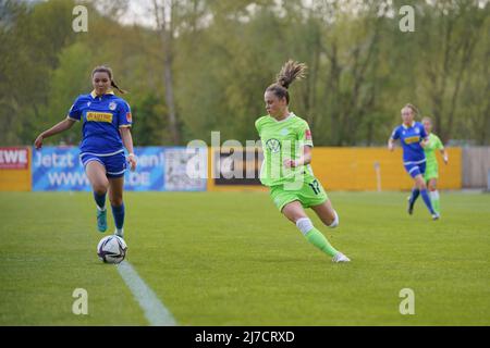 Jena, GERMANIA. 08/05/2022, Ewa Pajor ( 17 Wolfsburg ) durante il flyeralarm Frauenbundesliga gioco tra Carl Zeiss Jena e VfL Wolfsburg a Ernst-Abbe-Sportfeld a Jena, GERMANIA. Flyeralarm Frauenbundesliga Julia Kneissl/SPP Foto Stock