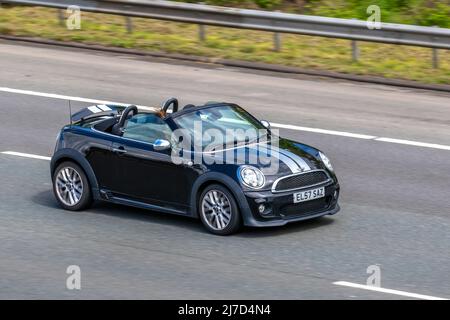 2012 nero MINI ROADSTER COOPER UNO convertibile, 1598cc benzina 6 velocità manuale Foto Stock