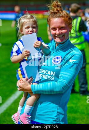 Crawley, Regno Unito, 8th 2022 maggio, Felicity Gibbons di Brighton e Hove Albion in seguito alla partita della fa Women's Super League tra Brighton & Hove Albion Women ed Everton al People's Pension Stadium il 8th 2022 maggio a Crawley, Regno Unito. (Foto di Jeff mood/phcimages.com) Foto Stock