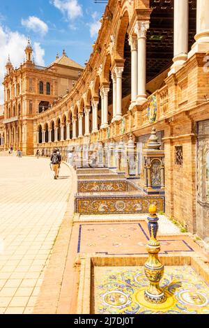Rivestimenti decorativi in ceramica plaza de espana a siviglia Sevilla Spagna Foto Stock