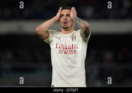 Verona, 8th maggio 2022. Rade Krunic di AC Milan durante la Serie 2021/2022 una partita di calcio tra Hellas Verona e AC Milan allo stadio Marcantonio Bentegodi di Verona (Italia), 8th maggio 2022. Foto Andrea Staccioli / Insidefoto Foto Stock