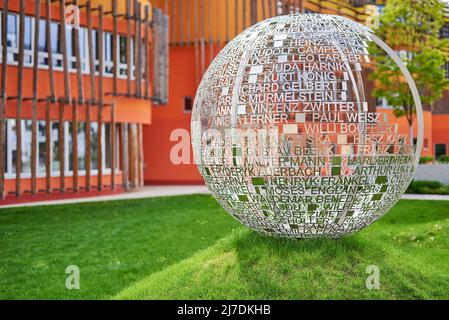 architettura futuristica degli edifici universitari prater a vienna in una giornata di sole Foto Stock