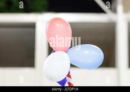 Palloncini in blu, bianco e rosso a Rio de Janeiro. Foto Stock