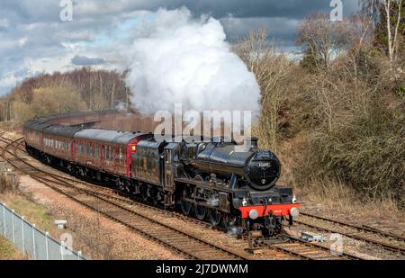 Cumbrian Coast Express, locomotiva a vapore, classe Jubilee, 45690 Leander, LMS, Partenza da Carlisle il 12th marzo 2022 (Railway Touring Company Foto Stock