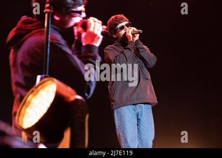 Mantova, Italia. 08 maggio 2022. La foto mostra la cantante italiana Gazzelle durante gli spettacoli al Grana Padano Arena Credit: Roberto Tommasini/Alamy Live News Foto Stock