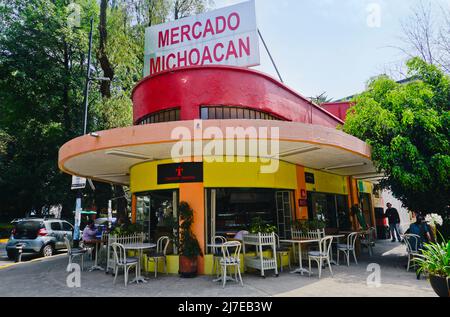 Toscano pronto Cafe' nel Mercado Michoacan nel ricco quartiere di Colonia Condesa, città del Messico, Messico Foto Stock