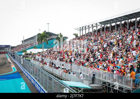 Miami, Stati Uniti. 8th maggio 2022. Fans, F1 Gran Premio di Miami all'Autodromo Internazionale di Miami il 8 maggio 2022 a Miami, Stati Uniti d'America. (Foto di ALTO DUE) credito: dpa/Alamy Live News Foto Stock