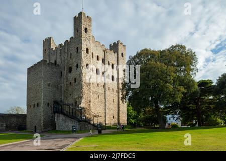 Pomeriggio di primavera al castello di Rochester a Kent, Inghilterra. Foto Stock