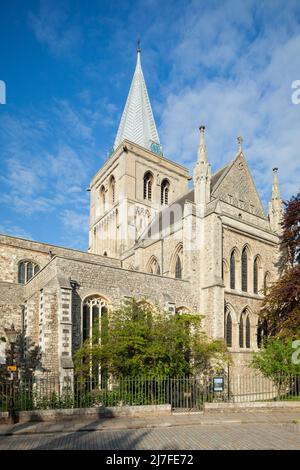 Pomeriggio di maggio alla Cattedrale di Rochester, Kent, Inghilterra. Foto Stock