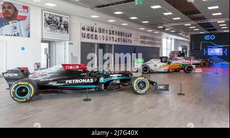 Mercedes-Benz World , Brooklands Drive, Weybridge, Surrey, Inghilterra, REGNO UNITO Foto Stock