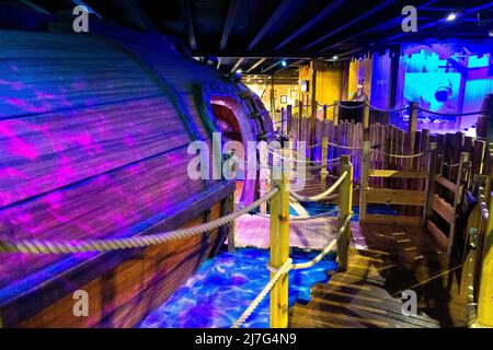 Pista da mini golf Ocean Adventurer al MR Mulligan's Lost World, Stevenage, Hertfordshire, Regno Unito Foto Stock