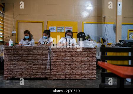 Singapore, Singapore, Singapore. 9th maggio 2022. Scene dal distretto di voto come il senatore MANNY PACQUIAO getta il suo voto nella provincia di Sarangani, Filippine Sud, 9 maggio 2022. (Credit Image: © Maverick Asio/ZUMA Press Wire) Credit: ZUMA Press, Inc./Alamy Live News Foto Stock