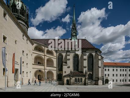 Lutherstadt Wittenberg Schloß Westflügel und Schloßkirche 6238 Hofansicht von Süden rechts Amtshaus Foto Stock