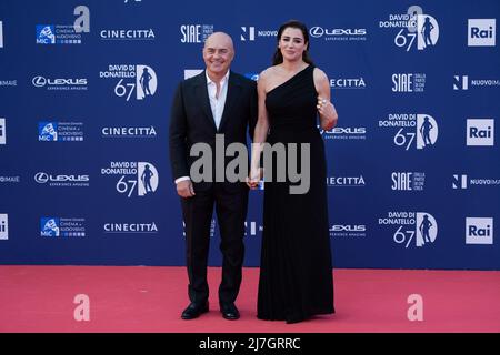 Roma, Italia, 3 maggio 2022 - Luisa Ranieri con Luca Zingaretti partecipa al tappeto rosso al premio 'David di Donatello' 2022. Credits: Luigi de Pompeis/Alamy Live News Foto Stock