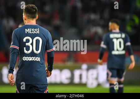 Parigi, Francia, Francia. 8th maggio 2022. Lionel (Leo) MESSI di PSG e NEYMAR JR di PSG durante la partita Ligue 1 tra Paris Saint-Germain (PSG) e FC Lorient allo stadio Parc des Princes il 03 aprile 2022 a Parigi, Francia. (Credit Image: © Matthieu Mirville/ZUMA Press Wire) Foto Stock