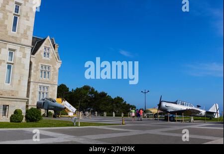 Spagna Aeronautica militare Nord America Texan T-6 H A 200 R-1 Saeta RF-4C Phantom II Madrid Air Museum al Magdalena Palace Santander Spagna maggio 2022 Foto Stock