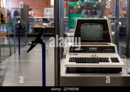 Oslo, Norvegia. 01 maggio 2022: Un computer Commodore PET 3032 d'epoca al Museo della tecnologia di Oslo. Foto Stock