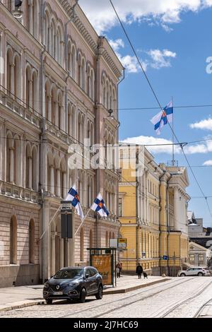 Edifici storici in stile russo vicino alla Piazza del Senato a Helsinki Foto Stock