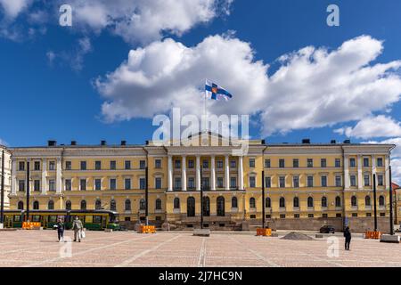 Edifici storici in stile russo vicino alla Piazza del Senato a Helsinki Foto Stock