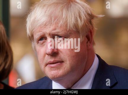 Londra, Regno Unito. 9th maggio 2022. Il primo Ministro Boris Johnson visita alcune delle bancarelle di Downing Street, che ha la sua vetrina di primavera. Dieci bancarelle mostrano alcune delle migliori piccole imprese inglesi. Credit: Mark Thomas/Alamy Live News Foto Stock