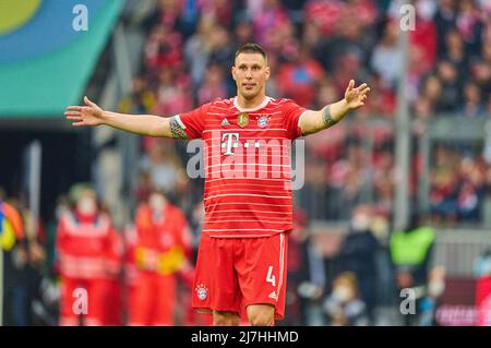 Monaco di Baviera, Germania, 08/05/2022, Niklas SUELE, Süle, FCB 4 nella partita FC BAYERN München - VFB STUTTGART 2-2 1.German Football League il 08 maggio 2022 a Monaco di Baviera, Germania. Stagione 2021/2022, partita giorno 33, 1.Bundesliga, Muenchen, 33.Spieltag. FCB, © Peter Schatz / Alamy Live News - LE NORMATIVE DFL VIETANO L'USO DI FOTOGRAFIE come SEQUENZE DI IMMAGINI e/o QUASI-VIDEO - Foto Stock