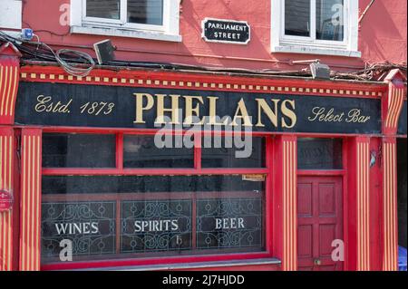 Kilkenny, Irlanda- 20 aprile 2022: Bar Phelans a Kilkenny Irlanda. Foto Stock