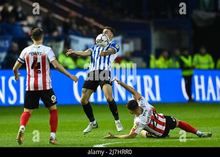 Lee Gregory #9 di Sheffield Wednesday controlla la palla Foto Stock