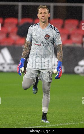 Washington, DC, Stati Uniti. 7th maggio 2022. 20220507 - Houston Dynamo FC portiere STEVE CLARK (12) si scalda prima dell'inizio della seconda metà contro D.C. Uniti al campo Audi di a Washington. (Credit Image: © Chuck Myers/ZUMA Press Wire) Foto Stock