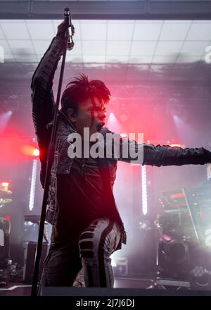 Edimburgo,Scozia, 9th maggio 2022, Gary Numan suona dal vivo all'Accademia O2 Edimburgo lunedì 9th maggio 2022 per promuovere i membri della band: Steve Harris – chitarra principale Tim Slade – basso, David Brooks   tastiere Richard Beasley – batteria, percussioni, credito: Alan Rennie/Alamy Live News Foto Stock